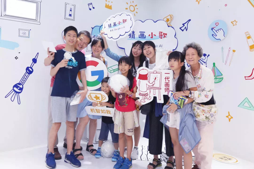 Pay By Drawing? This Store Attracts Many Chinese & Foreigners! Pay By Drawing? This Store Attracts Many Chinese & Foreigners!