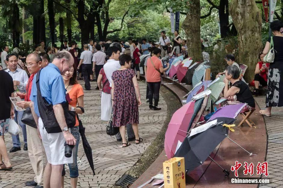 Chinese Speed Dating - Multiple Degrees & An Empty Bed?