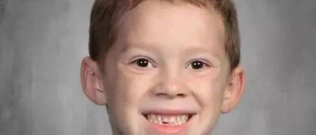 “Fake Smiles” Make This Boy An Internet Celebrity In China