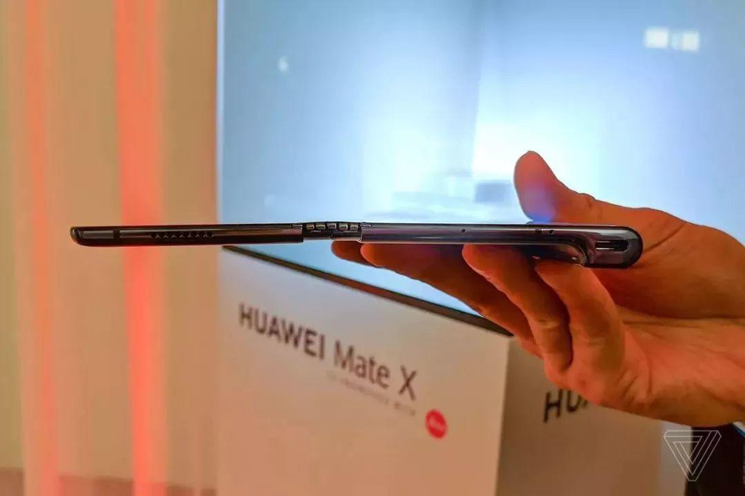 Crazy? A Foldable HUAWEI Phone in 17,500RMB Just Released!