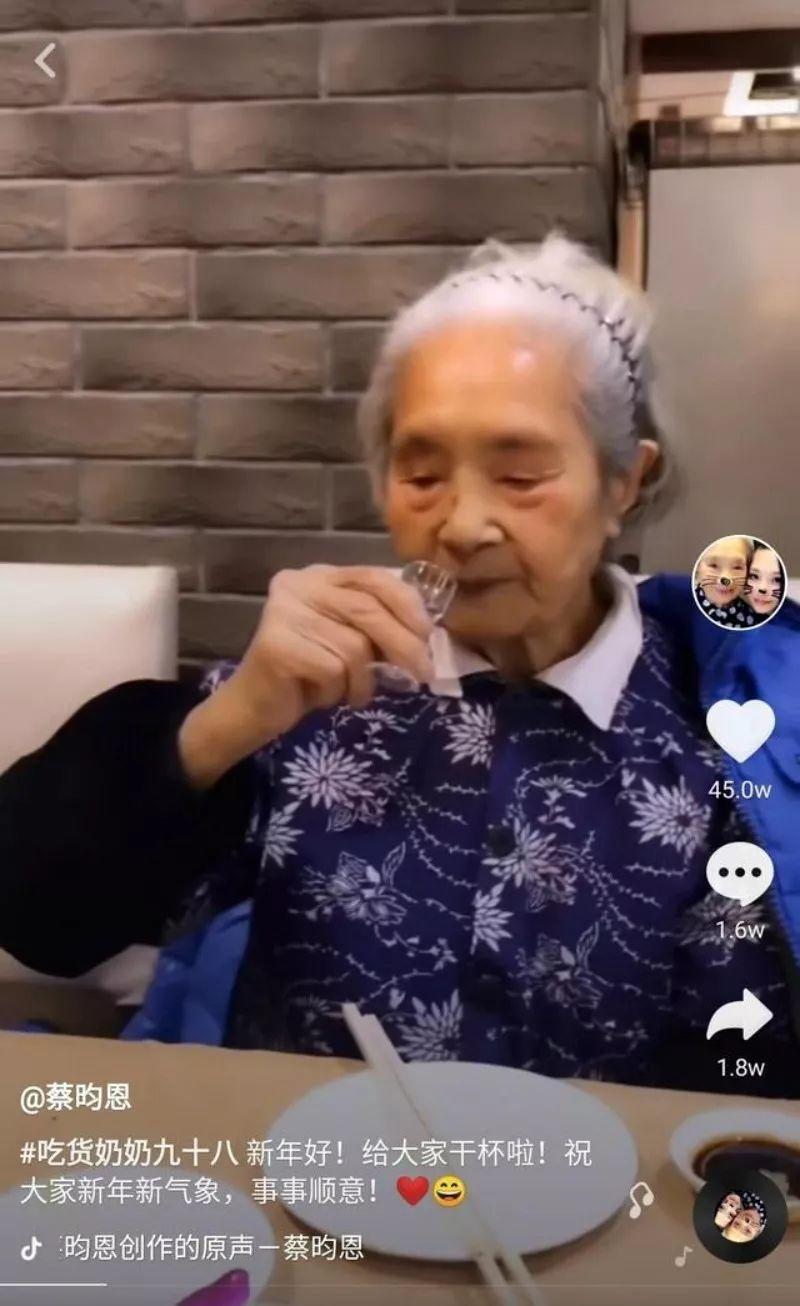 98-Year-Old Grandma Goes Viral for Her Love of Cola...