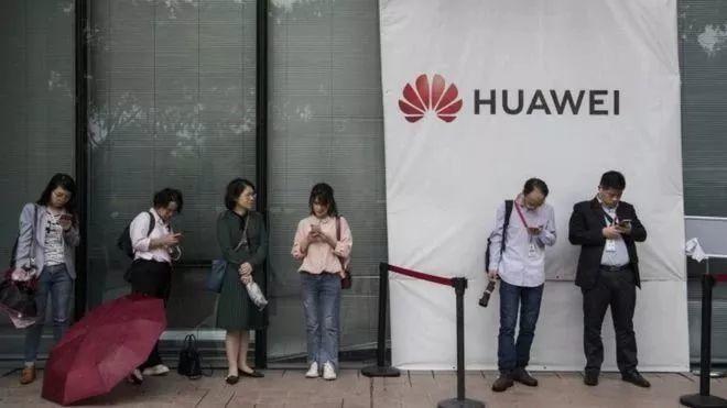 Android Users of Huawei Are Restricted to Use These Apps!