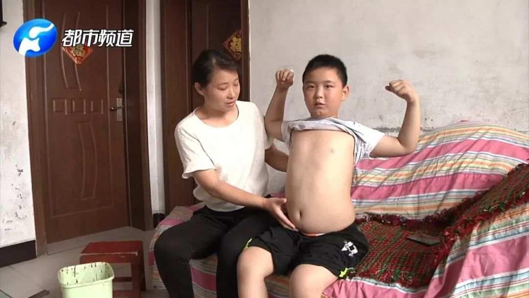 This Boy Gains 40 Pounds to Save Father's Life