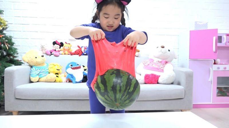 OMG! 6-Year-Old Korean YouTuber Earns $ 50 Million/year!