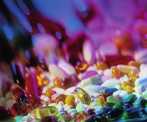 16 Foreign Teachers & Students Detained for Taking Drugs!