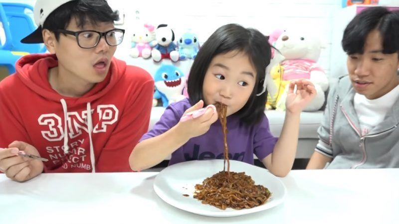 OMG! 6-Year-Old Korean YouTuber Earns $ 50 Million/year!