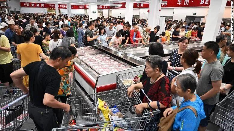 Crazy! China’s First Costco Shuts Owing To Overcrowding! Crazy! China’s First Costco Shuts Owing To Overcrowding!