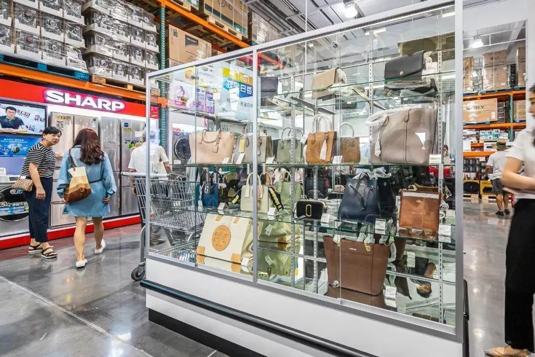 Crazy! China’s First Costco Shuts Owing To Overcrowding! Crazy! China’s First Costco Shuts Owing To Overcrowding!