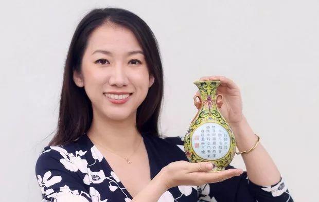 Man Paid £1 For A Chinese Vase Then Earned £80k! Impossible! Man Paid £1 For A Chinese Vase Then Earned £80k! Impossible!