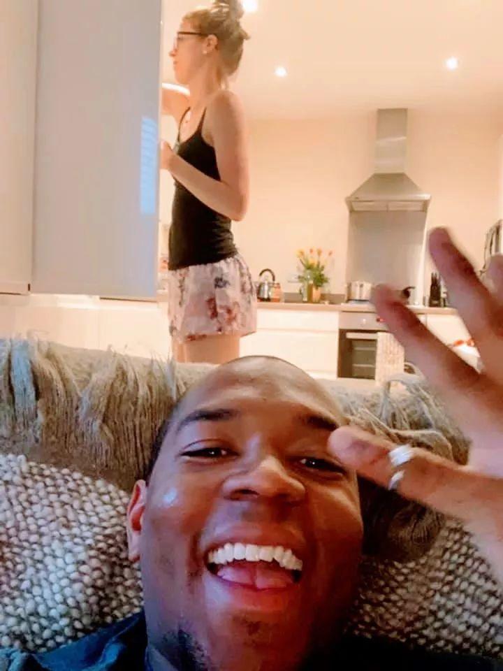 Man Goes Viral for Proposal to His Girlfriend For a Month... Man Goes Viral for Proposal to His Girlfriend For a Month...