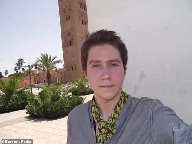 Crazy! Man Spent 1 Million RMB to Look Like An Asian! Crazy! Man Spent 1 Million RMB to Look Like An Asian!