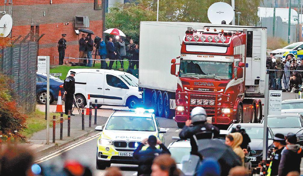 Breaking! 39 Found Dead in UK Lorry Believed All to be Chinese! Breaking! 39 Found Dead in UK Lorry Believed All to be Chinese!