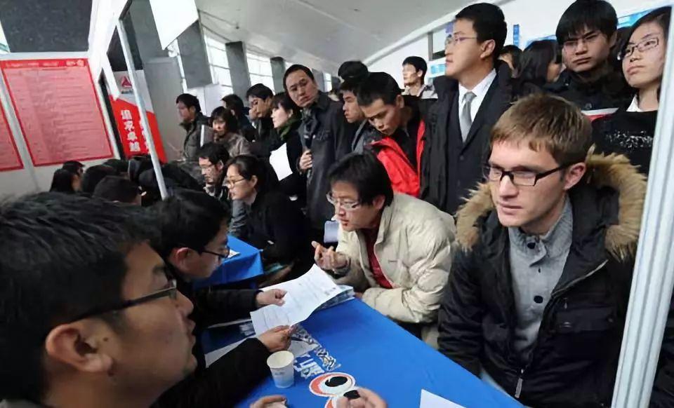 Follow These Rules to Get a Job in China as Hiring Season Comes