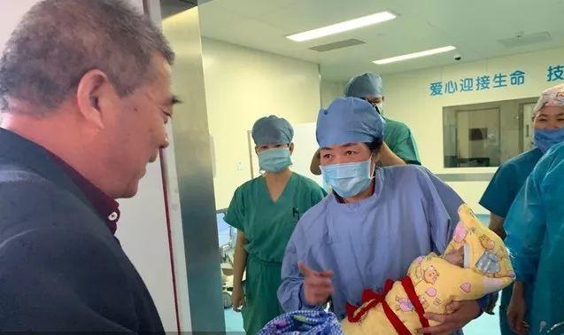 Oldest Pregnant Woman in CHN Just Gave Birth To A Baby! Amazing!