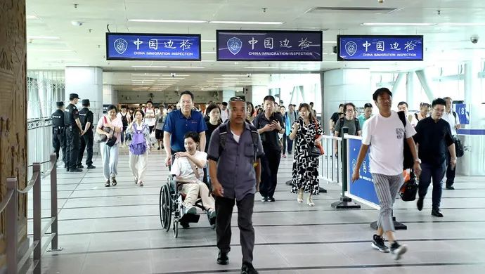 Latest! Passengers Enter Mainland from HK Need to... Latest! Passengers Enter Mainland from HK Need to...