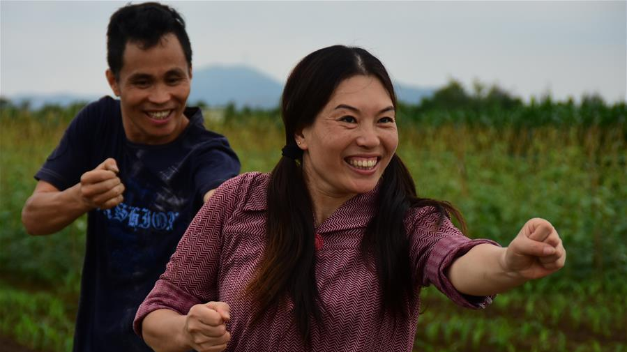 Bye Depression! Chinese Couple's Dance Lifts Spirits of Millions