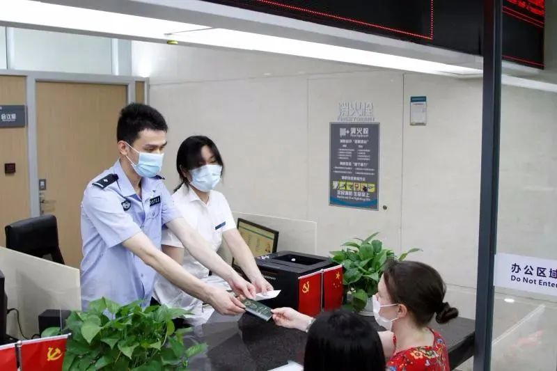 It's Easier to Apply for Work & Residence Permits in Xiamen Now!