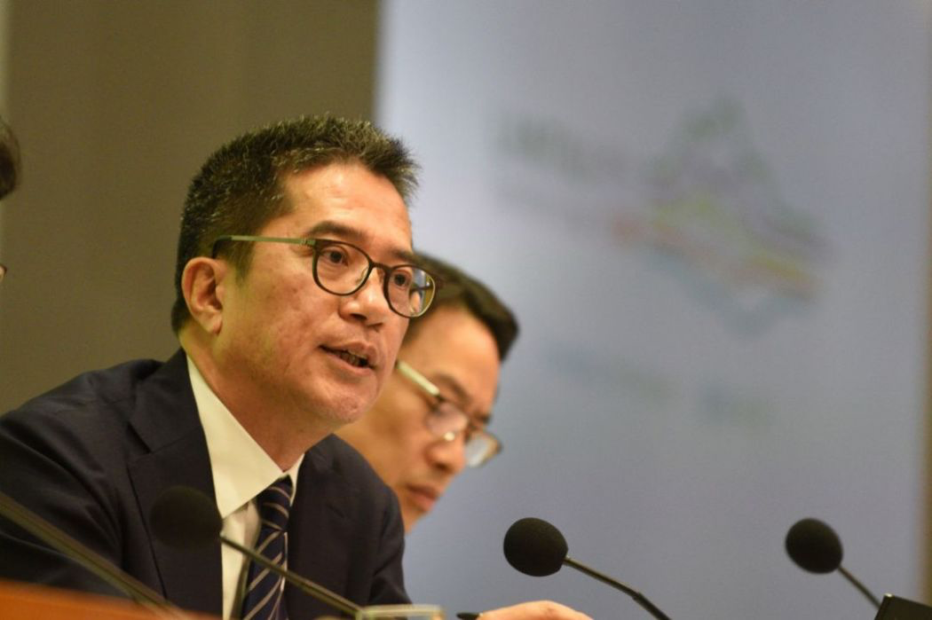 HK to Relax Cross Border Travel, Quarantine May be Exempted