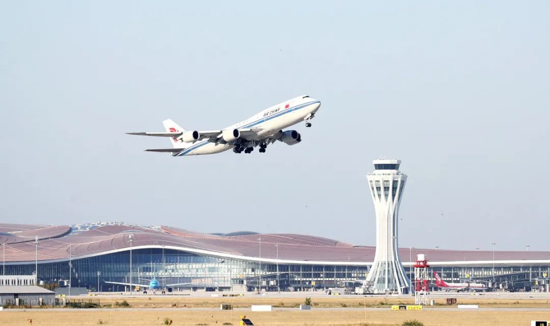 6 China-bound Flights to be Suspended under Stricter Measures